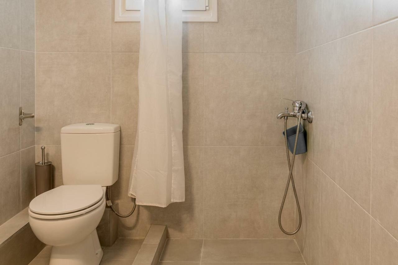 V Luxury Apartments Siviri Bilik gambar